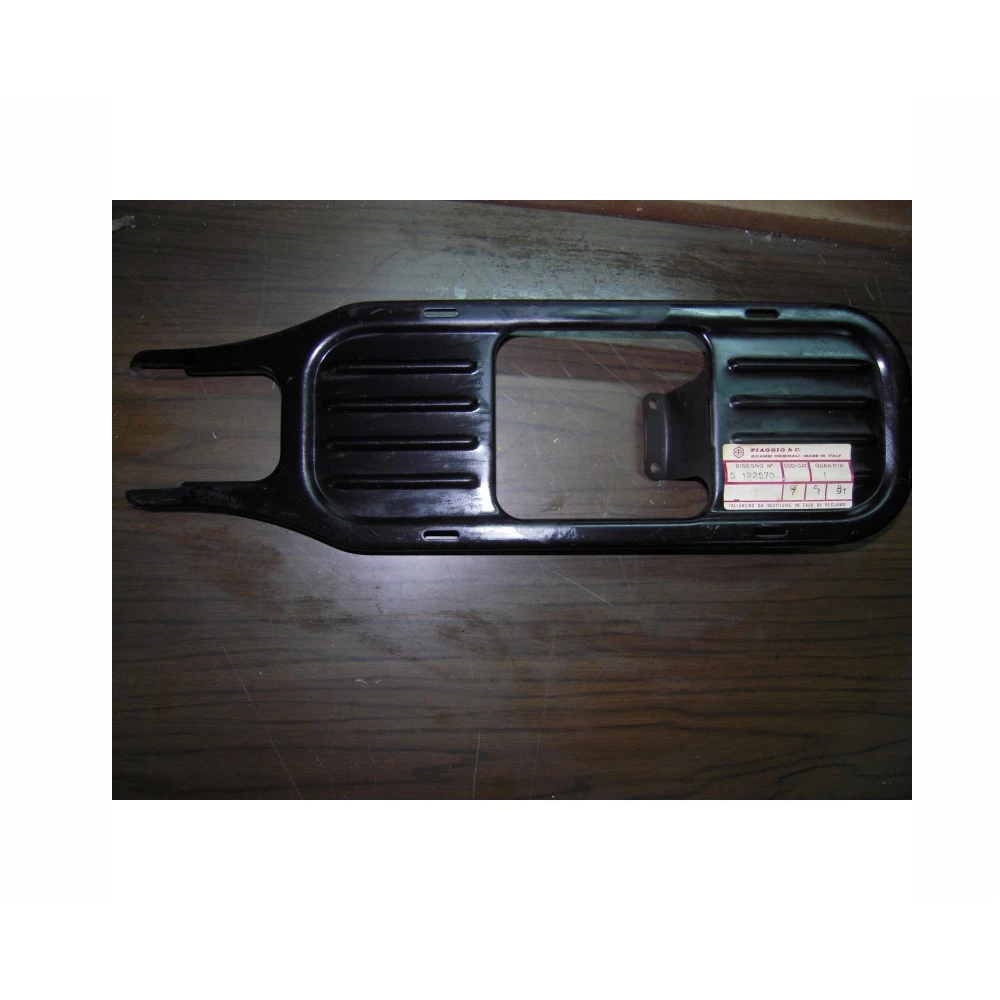 Plateau porte-bagages PIAGGIO Ciao P brut ancien modèle r. à rayon OEM: 122570