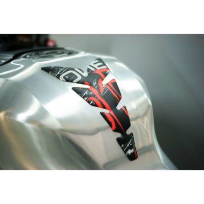 Protège réservoir PRINT GOLD ANNIVERSARY SOFT TOUCH - ONE rouge 123 x 213.8mm