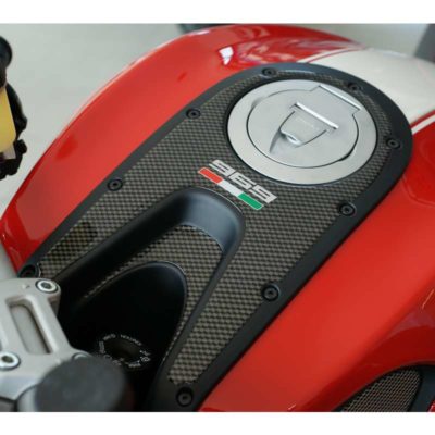 Protéction haut rés PRINT en carbon-look pour Ducati