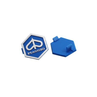 Emblem Piaggio 32x37mm avec Logo Piaggio Vespa à cliper